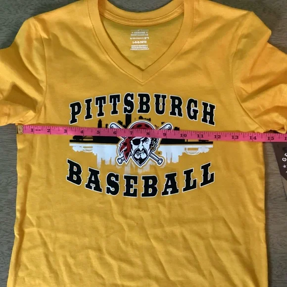 MLB Pittsburgh Pirates Girls' V-Neck T-Shirt Size Large (10/12) NWT - Picture 9 of 10